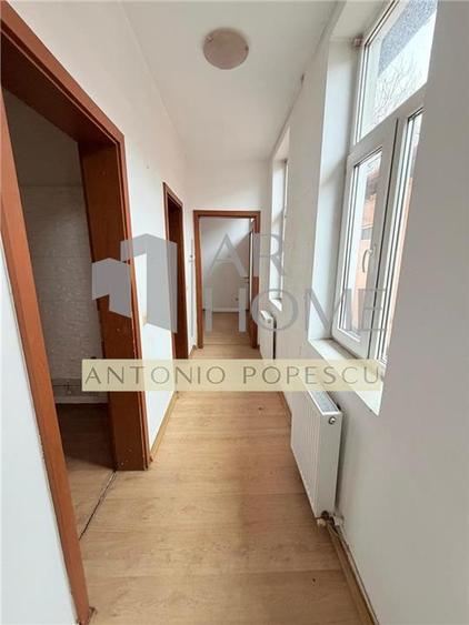 Casa 4 camere, 2 bai, 2 intarari, Ploiesti, zona Gh. Doja.