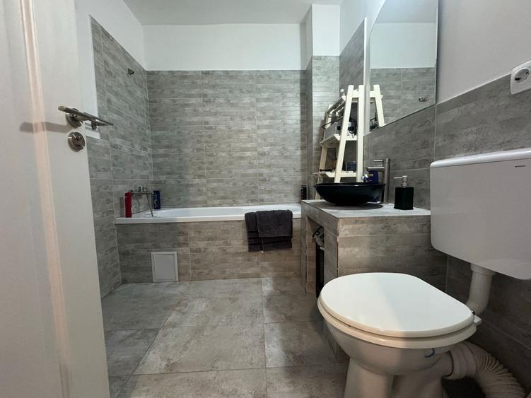 Apartament 2 camere et4/5 cu parcare - strada Somesului - Floresti
