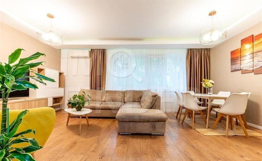 Apartament spatios, 120 mp, cu garaj si parcare – Plopilor