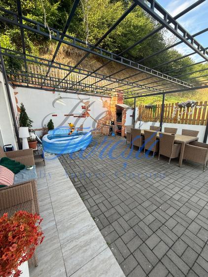 Casa însiruita, 5 camere, 160 mp, zona Teilor