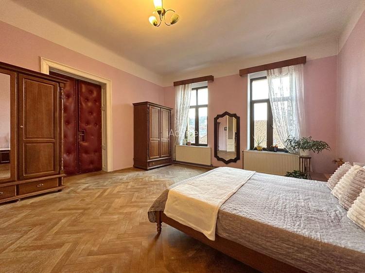 Apartament cu 3 dormitoare și curte, la 3 minute de Piața Sfatului - 3