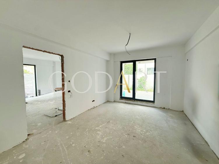 Apartament 3 camere | Curte | Singur pe etaj