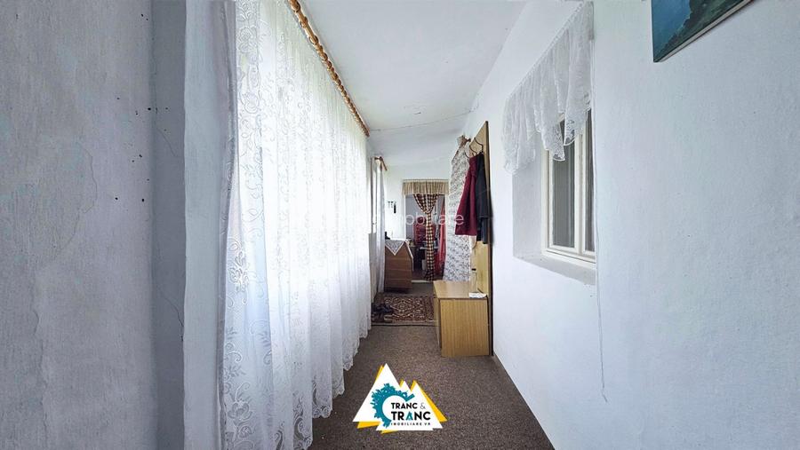 Casă cu 2 camere în stil tradițional, în Iratoșu - 14