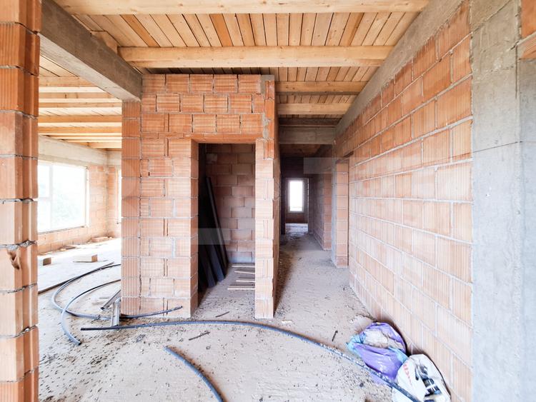 Casa pe un nivel, cu priveliste superba, teren 2000 mp, Suceagu