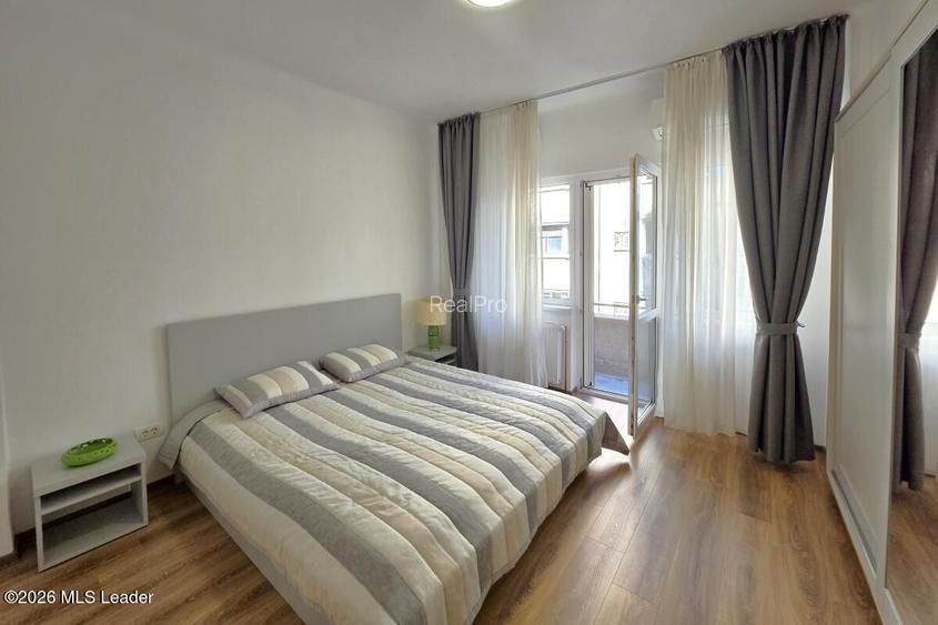 Piata Romana, 4 camere 138 MP total, Etaj 2/9, renovat - utilat, liber - 32