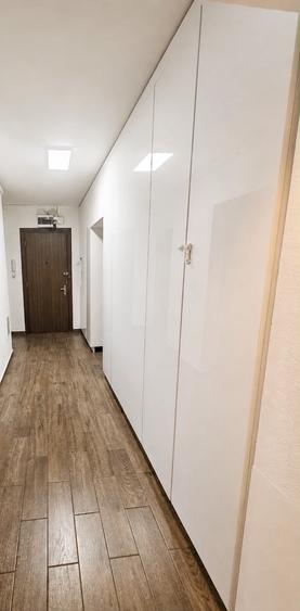 Bloc nou, renovat lângă Camera de Comerț și Biblioteca Nationala