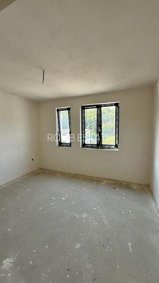 Duplex cu 5 camere, 2 garaje, semifinisat, zona Tauti - 11