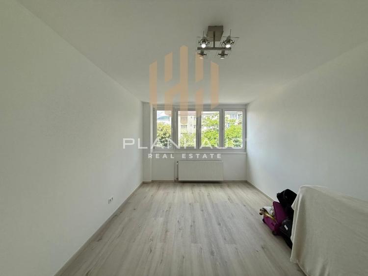 Apartament 3 camere decomandat | etaj 1 | central B-dul Bucuresti,optional garaj