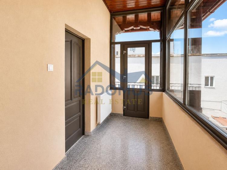 Spațiu Comercial | Centru | 3 Camere | 100 mp | Etaj 500/ Mansarda 400