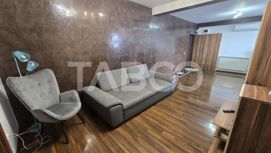 Apartament de vanzare 3 camere etaj intermediar parcare zona Rahovei
