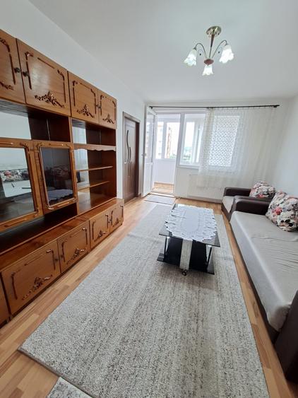 Inchiriez ap 2 camere zona Vlahuta etaj intermediar, disponibil imediat