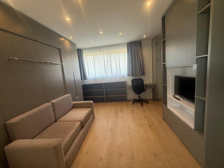 Studio modern 303 by Radacini direct de la proprietar