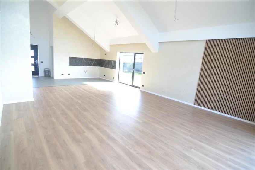 Vanzare casa individuala 3 camere ,2 bai ,Cartier Izvor -Tarlungeni