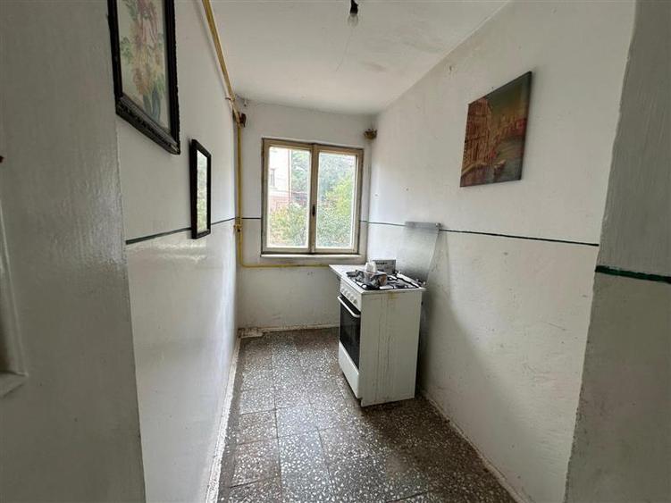 Resita.Apt.3 Cam Semidec, Moroasa 1