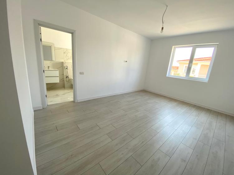 Duplex pe parter langa Timisoara | 3 camere si 2 bai | Perete dublu
