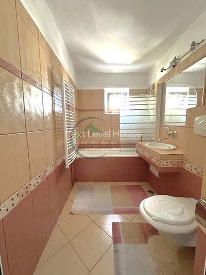 Apartament 3 camere, structura mare, etaj 1, Astra