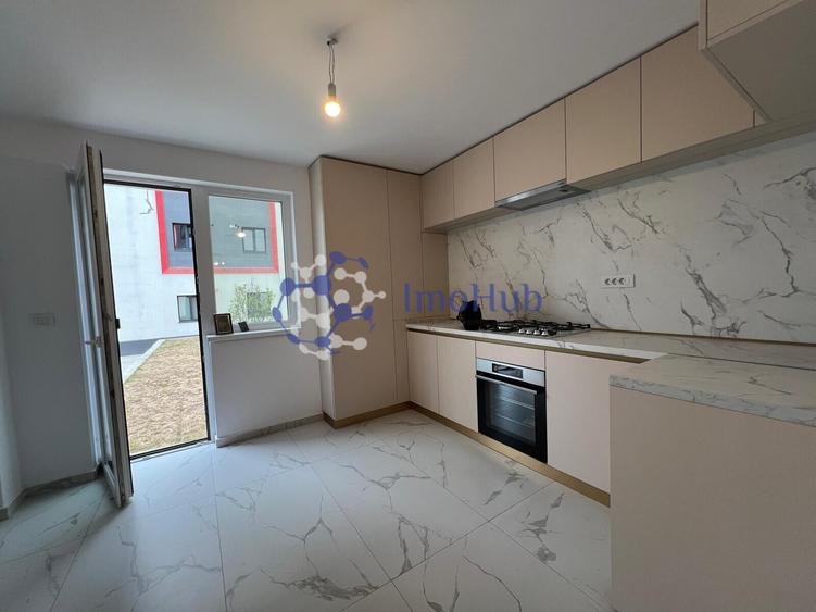 Apartament 3 camere de vânzare Lânga Profi