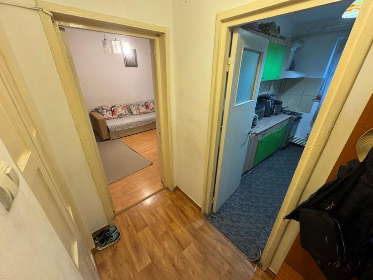 Apartament 2 camere zona Tomis 2 cu Centrala si Loc de Parcare