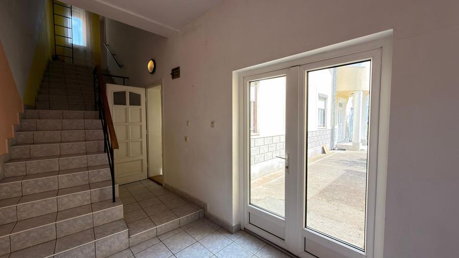Oportunitate Inchiriere 2 Clădiri cu teren Zonă Centrală – Carei