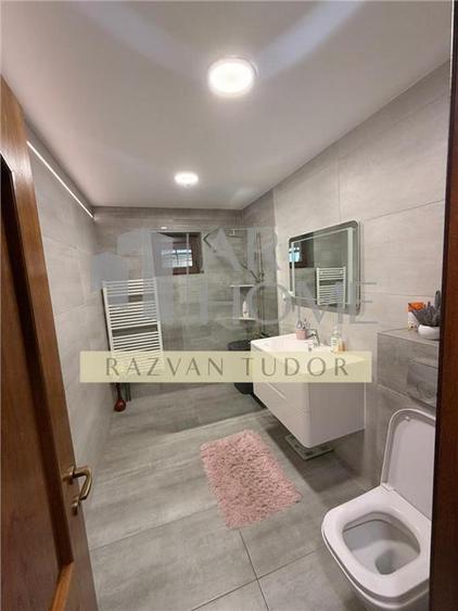 Casa 5 camere , renovata 2020 cu garaj , Ploiesti , central