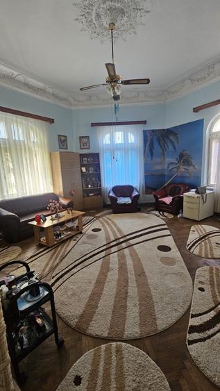 Apartament 4 camere în vilă ,  curte proprie – Armenească / Bd. Carol.