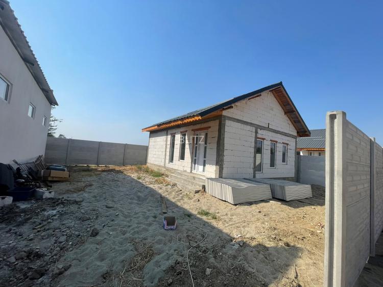 Casa parter, 3 camere, 70 mp, teren 200 mp, zona Brestei - 2