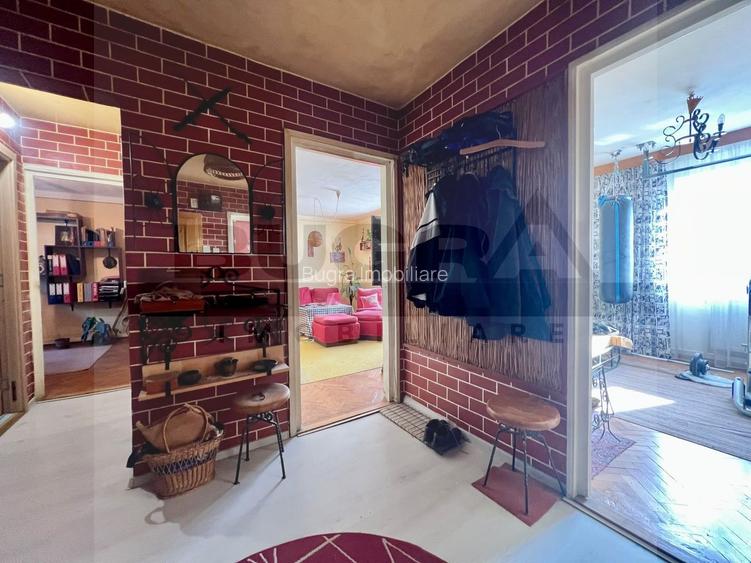 Apartament de 4 camere, 79mp, etaj intermediar, zona "La Terenuri"
