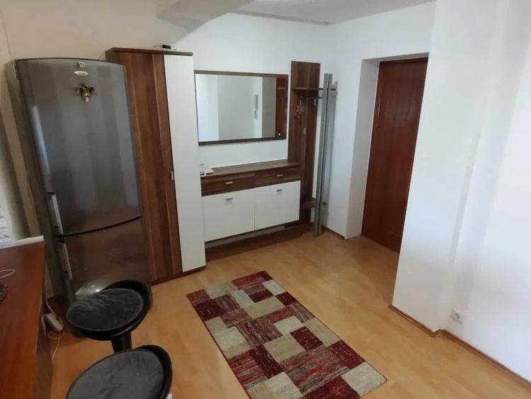 Inchiriez apartament 2 camere, decomandat, etaj 5/8, 65 mp, in bloc nou