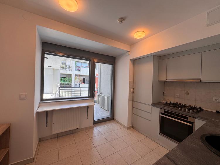 Inchiriere apartament 4 camere complex Green Lake Baneasa