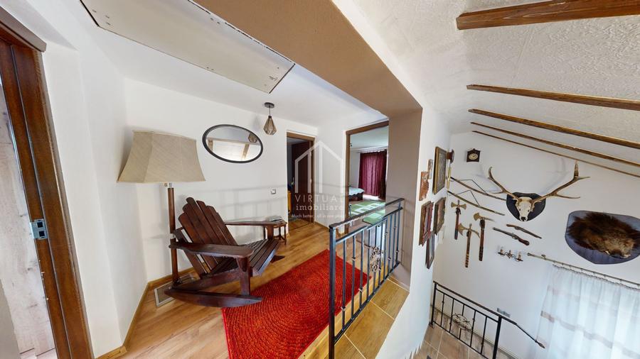 Casa individuala de vanzare cu 4 camere,garaj,curte-Sura-Mare