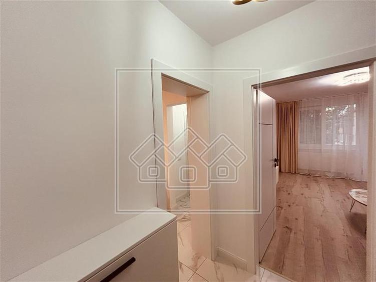 Ap cu 2 camere, mobilat modern, balcon inchis, Zona Rahovei