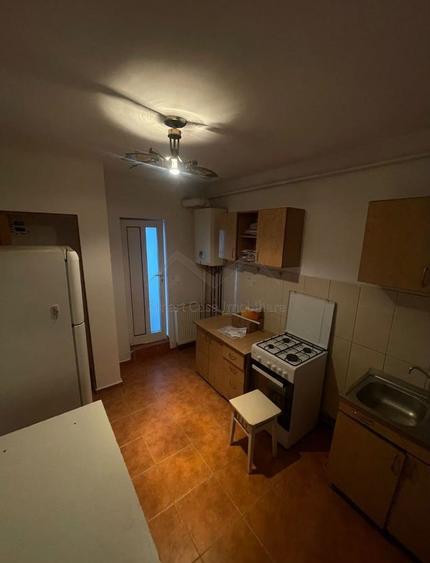 Apartament 3 camere dacia etajul 2