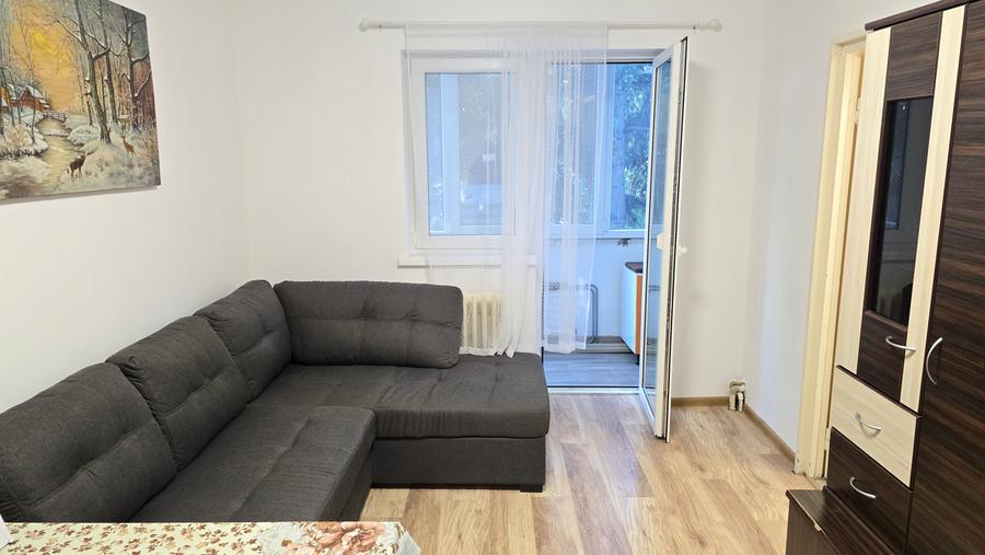 Inchiriez apartament 3 camere in Deva, zona Licee (Titu Maiorescu), parter,
