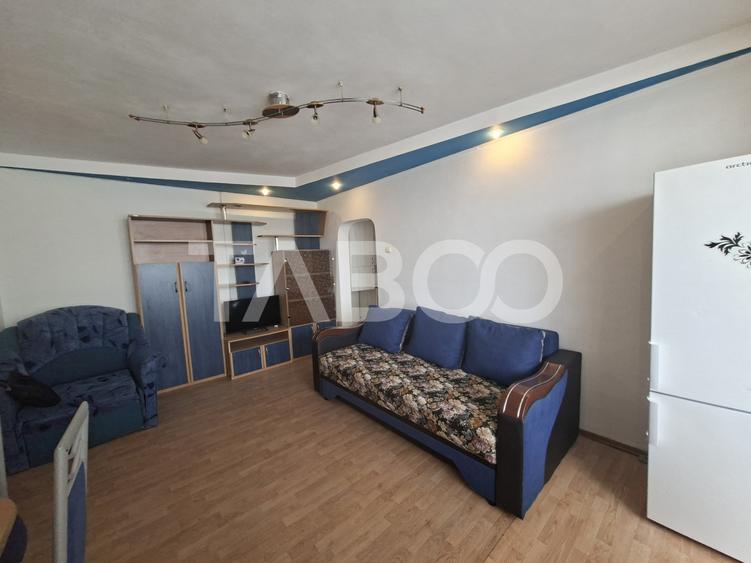 Apartament de vanzare cu 3 camere si balcon Mihai Viteazul numarul 23