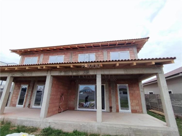 DUPLEX SPATIOS - ASFALT - POSIBILITATE CARPORT - 2