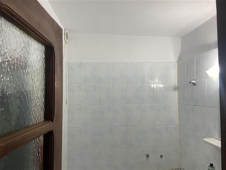 Apartament 2 camere, cartier Sud , et 3 4 , decomandat , centrala termica propri