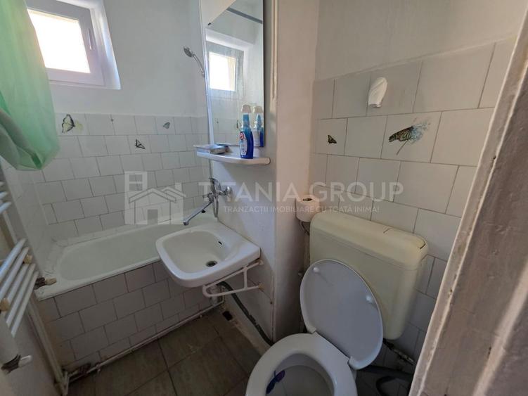Garsonieră decomandată, etaj intermediar - zona Astra