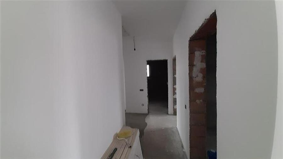 Casa de vanzare , 4 camere,5 arii teren, Sancraiul de Mures, semifinisat