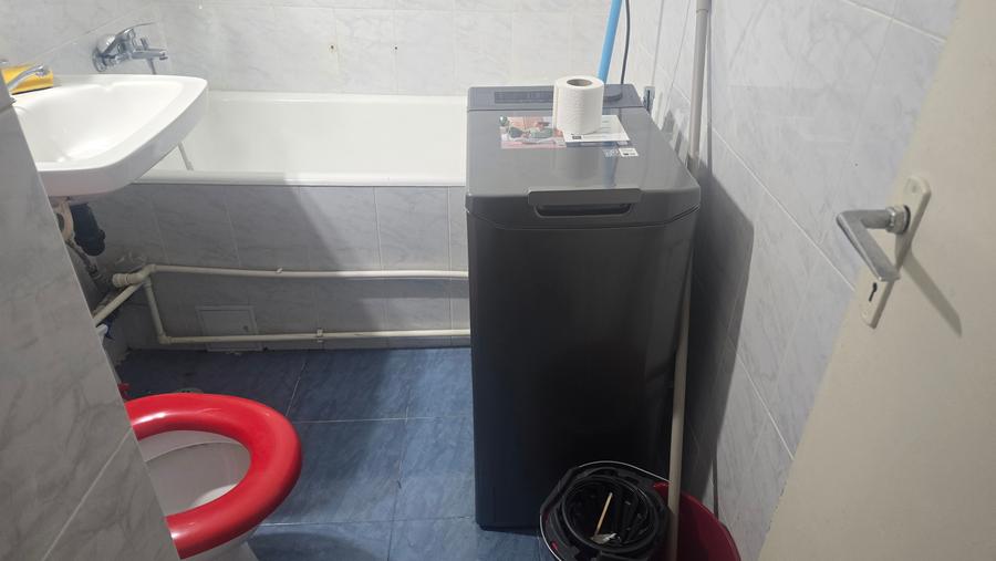 Vand garsoniera in Deva, zona Dacia, etaj 1, bloc de 4 etaje, usa metalica,