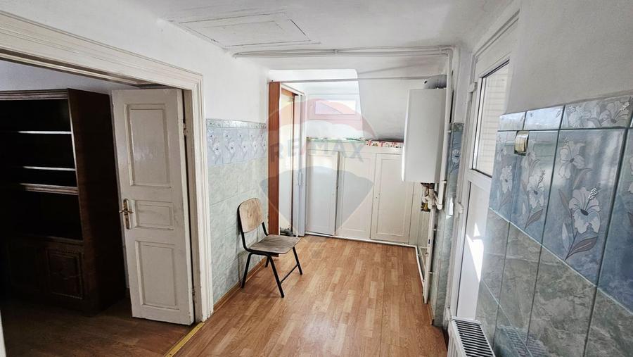Apartament cu 3 camere de vânzare în zona Central