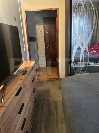 Apartament de vanzare, semidecomandat, cu 3 camere, 62 mp