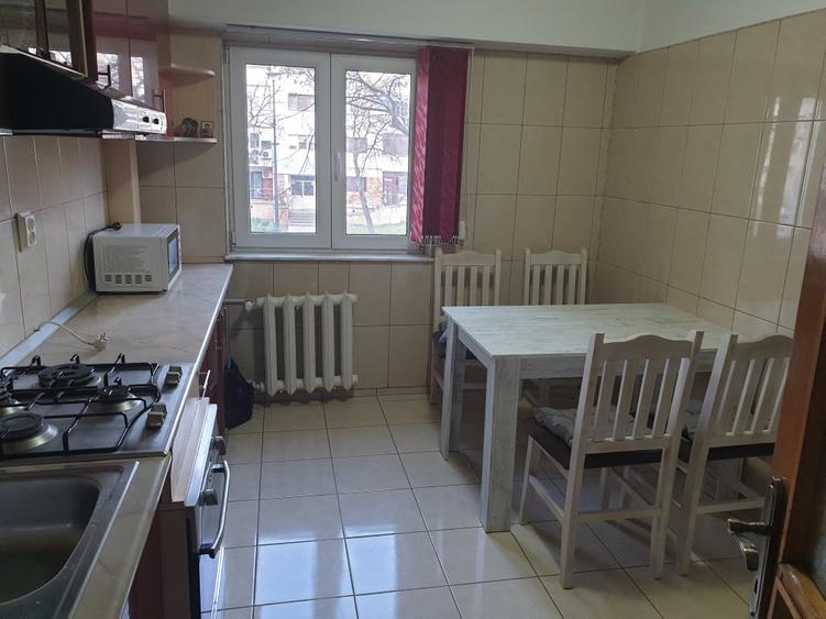 Apartament 3 camere decomandat - Dacia - 550 euro/luna (Cod E2+E7)