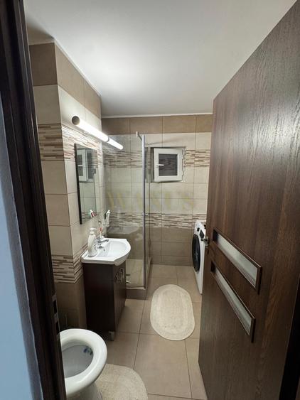 Apartament 2 camere, decomandat, dublă orientare, etaj 3, zona centrală