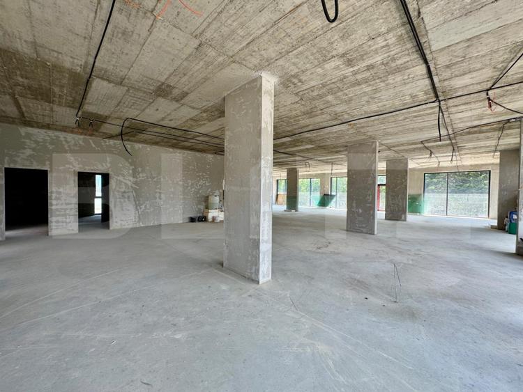 Cladire de birouri, 1400 mp utili, semifinisata in Sannicoara