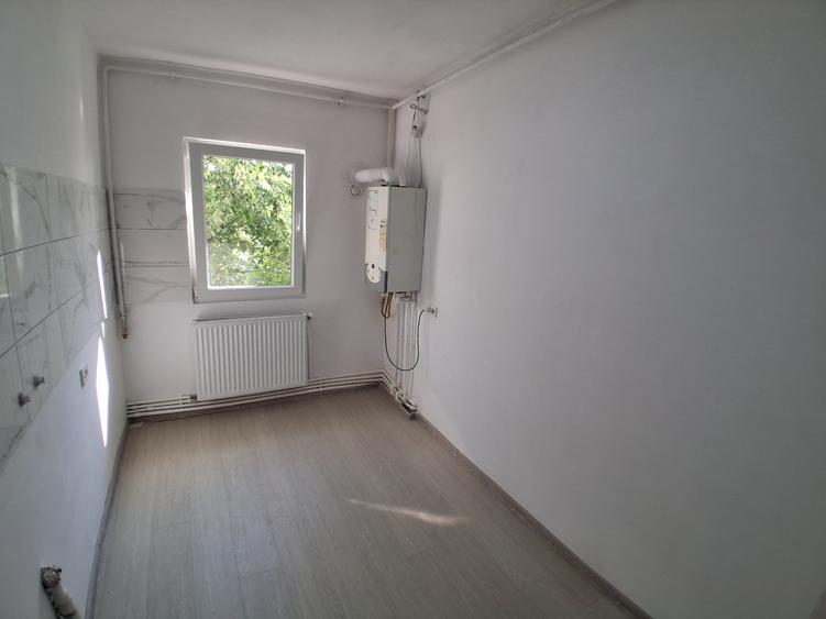 Apartament 56 mp, 2 camere, decomandat, de vanzare, Pizza Nico, Cod 163254
