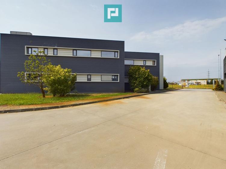 Spațiu comercial modern cu parcare proprie