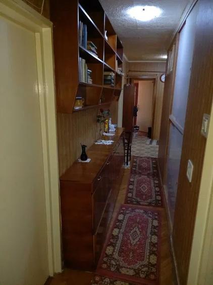 De vanzare apartament cu 4 camere in Tudor