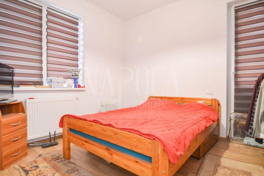 Casa 12 camere de vanzare in Floresti