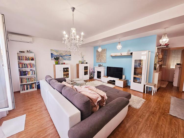 Apartament 2 Cam cu Terasă Metrou Republica