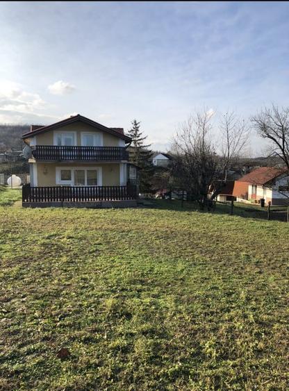 Liniste, inspirație, acasă locul potrivit. Preț negociabil